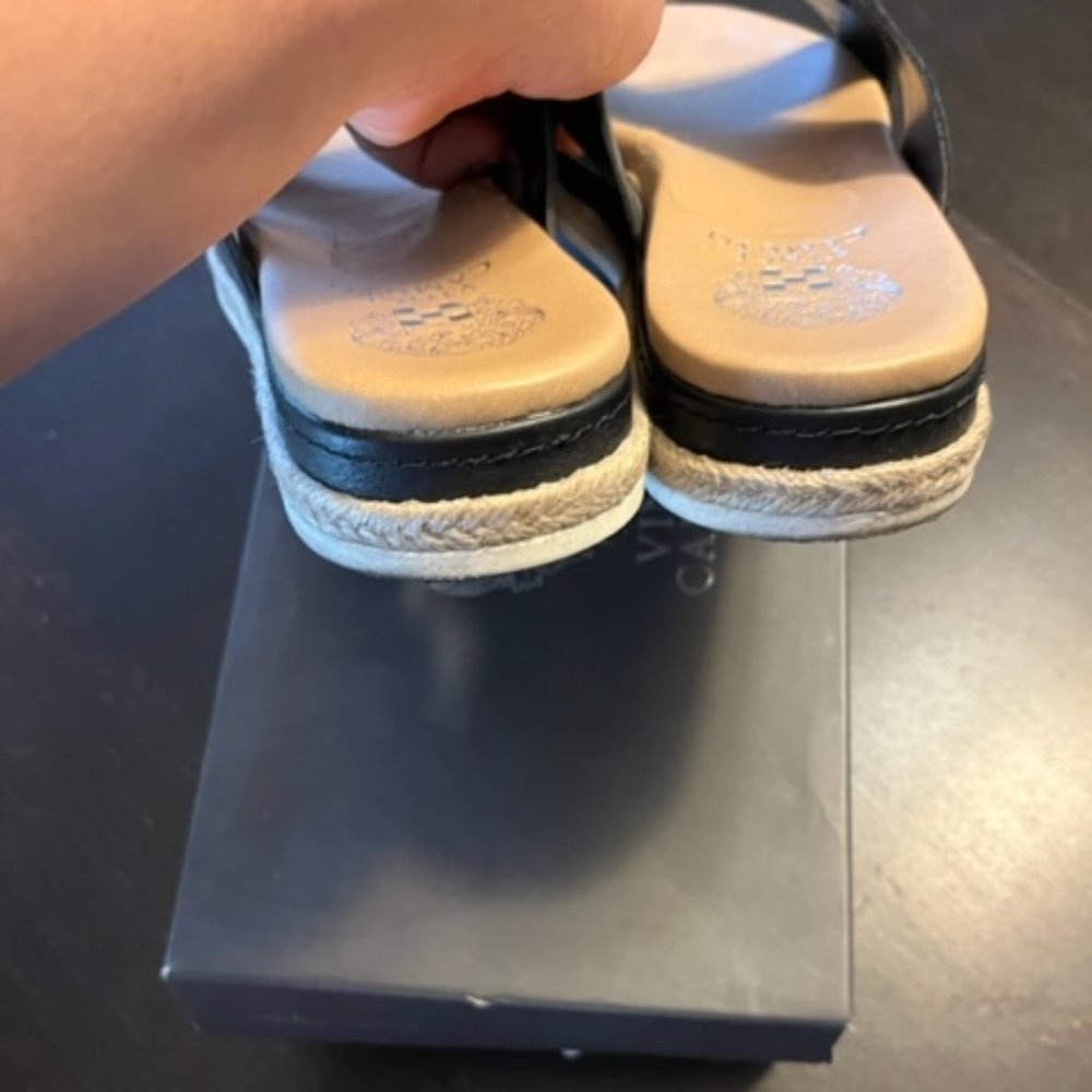 Vincent Camuto Rickert Slides, 8.5 - Picture 3 of 5
